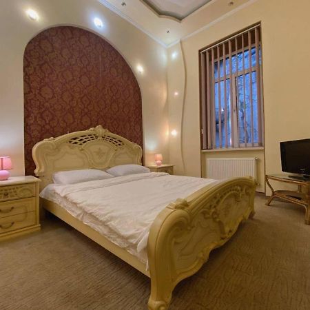 Apartment Veronica In Center Львов Экстерьер фото