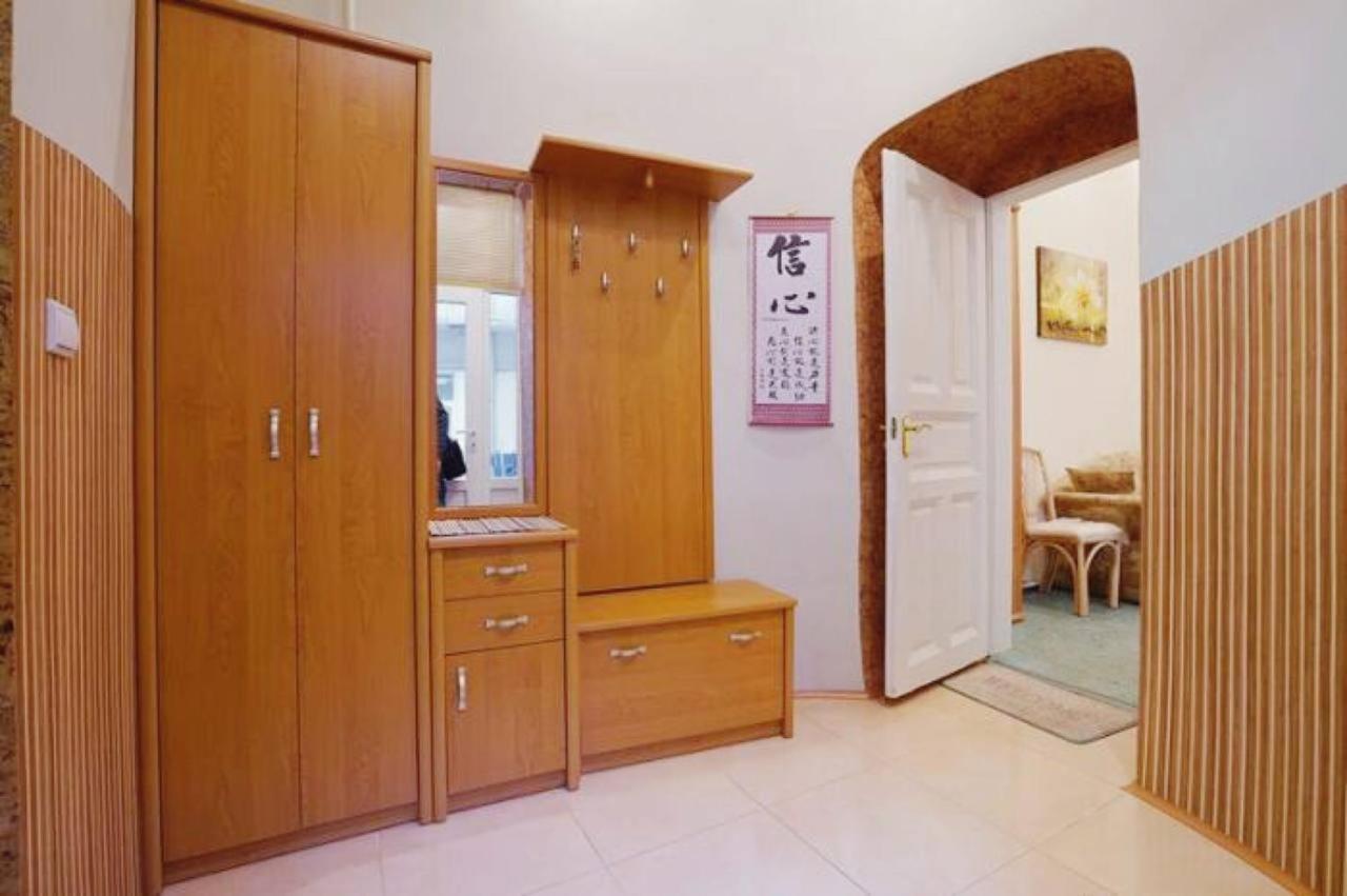 Apartment Veronica In Center Львов Экстерьер фото